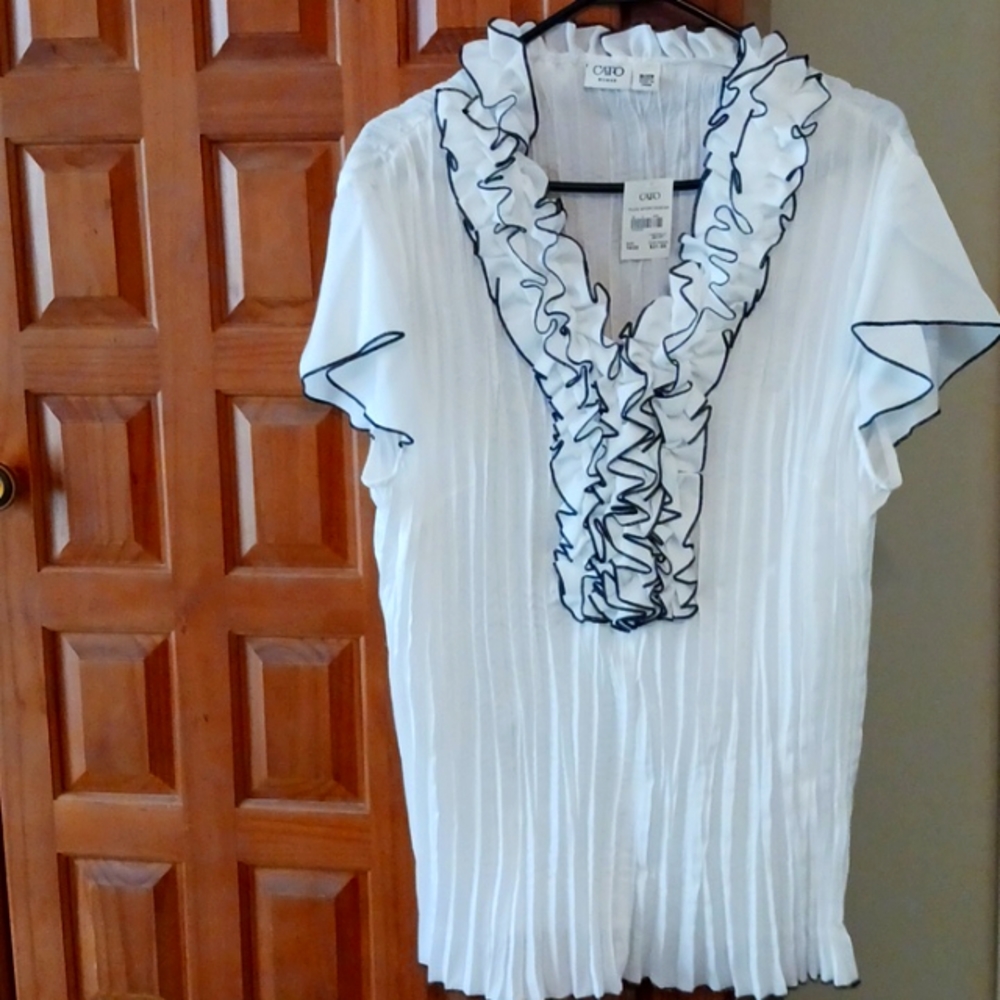 NWT Cato White Short Sleeve Crinkle Ruffle Blouse,, FINAL COST